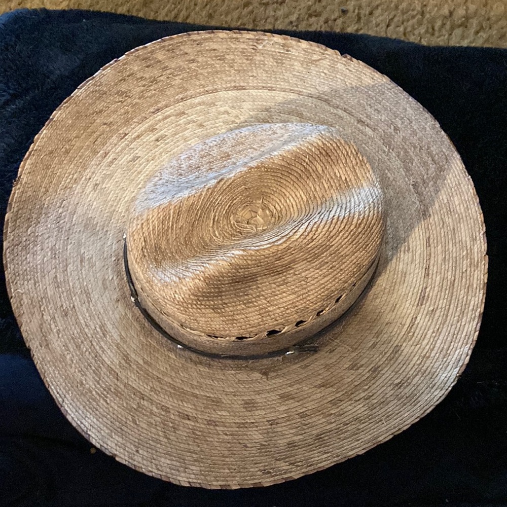 Straw hat with leather band